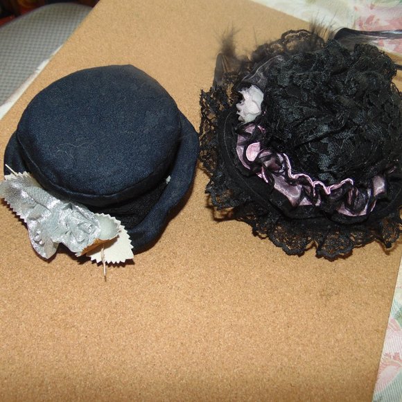 2 PUTTING ON THE RITZ RING BOXES - Picture 1 of 3